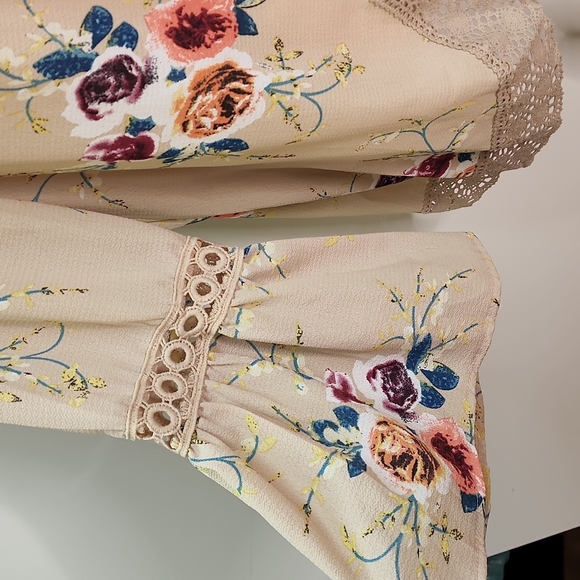 Size XL Floral rap cover up cardigan. C94 - Picture 2 of 9